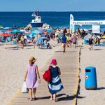 ¿Cojo un vuelo? ¿Reservo apartamento? Así «adaptan» los españoles sus vacaciones al incremento de los precios y al riesgo bélico ¿Cojo un vuelo? ¿Reservo apartamento? Así «adaptan» los españoles sus vacaciones al incremento de los precios y al riesgo bélico