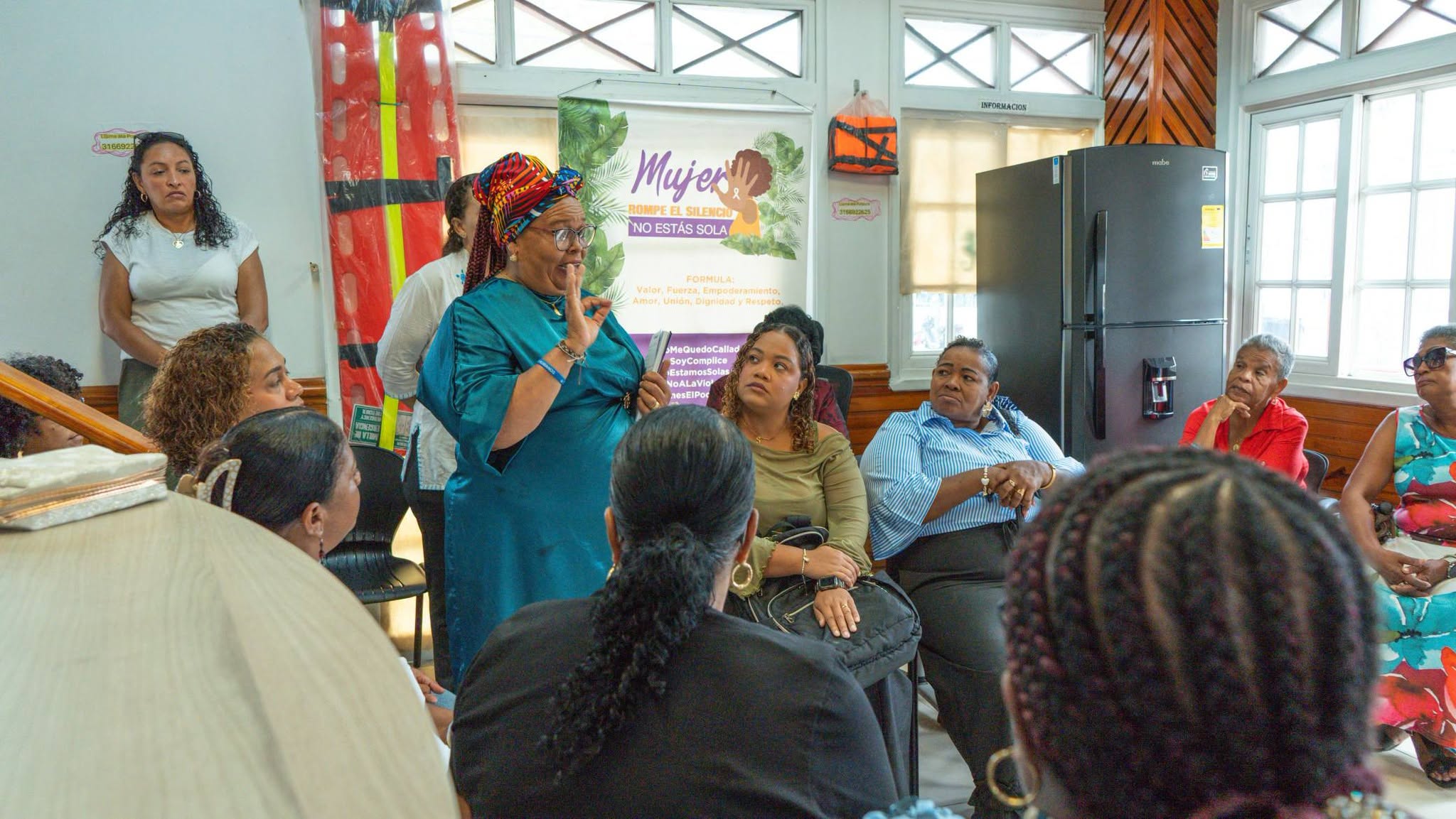 Secretaría de la Mujer promueve el liderazgo comunitario y fortalece espacios de diálogo en San Andrés
