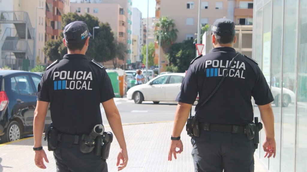 Desmantelada una fiesta ilegal en una vivienda en Ibiza donde había unas 250 personas