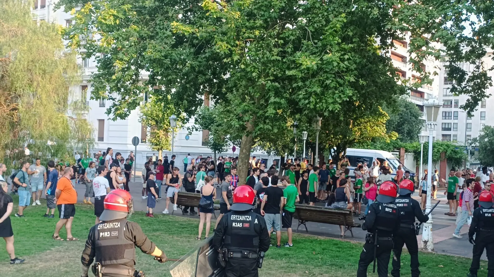 Detenidos cuatro radicales vascos y otros siete investigados por incidentes en Vitoria y San Sebastián tras la victoria de España