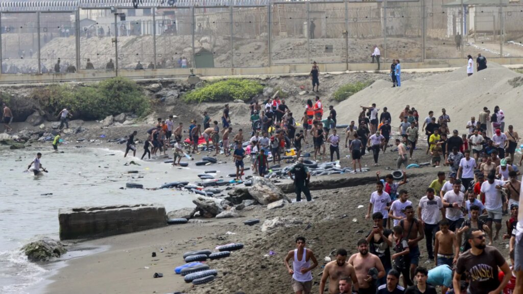 España y Marruecos acuerdan la entrega urgente de quienes han entrado ilegalmente en Ceuta