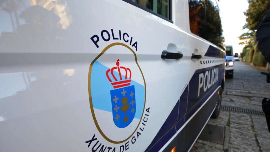 Identificado un vecino de Rois (A Coruña) por provocar un incendio y tres conatos Identificado un vecino de Rois (A Coruña) por provocar un incendio y tres conatos