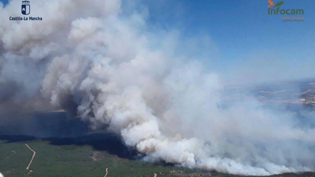Investigan a un alcalde de Vox como presunto responsable del fuego de La Mierla, en Guadalajara, mientras cosechaba Investigan a un alcalde de Vox como presunto responsable del fuego de La Mierla, en Guadalajara, mientras cosechaba