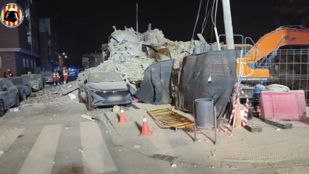 Las grietas y los ruidos permiten evacuar a tiempo un edificio antes de su derrumbe en Valencia