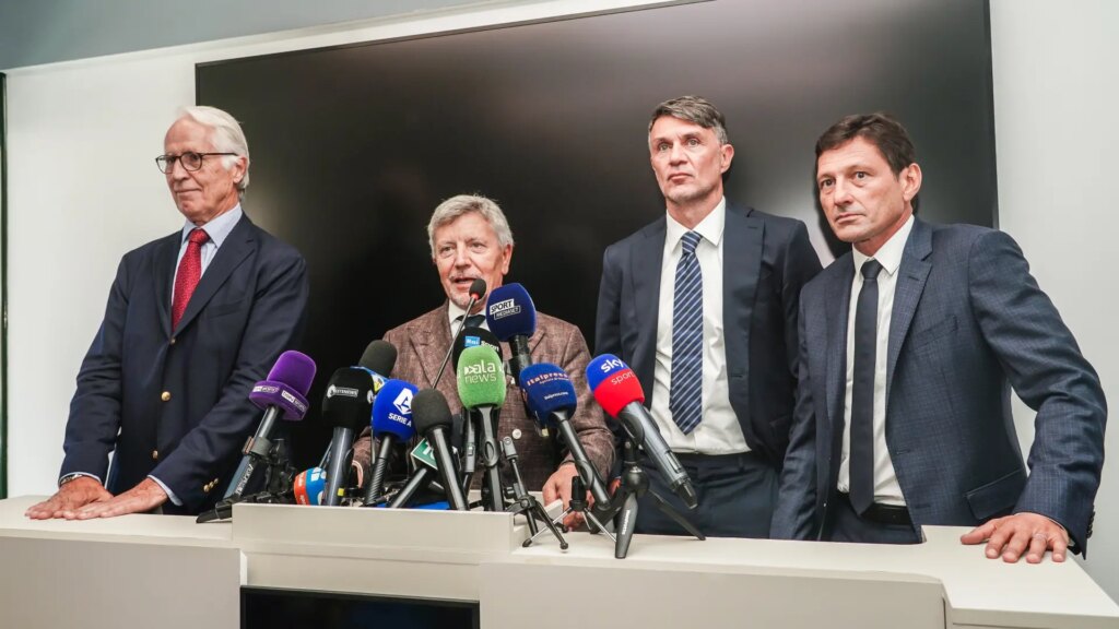 Maldini y Leonardo dimiten tras el ‘no’ a Andrea Pirlo Maldini y Leonardo dimiten tras el ‘no’ a Andrea Pirlo