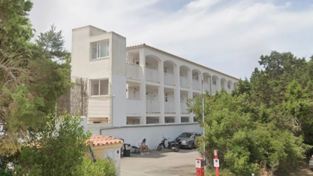 Muere un hombre tras ahogarse en la piscina de un hotel en Ibiza