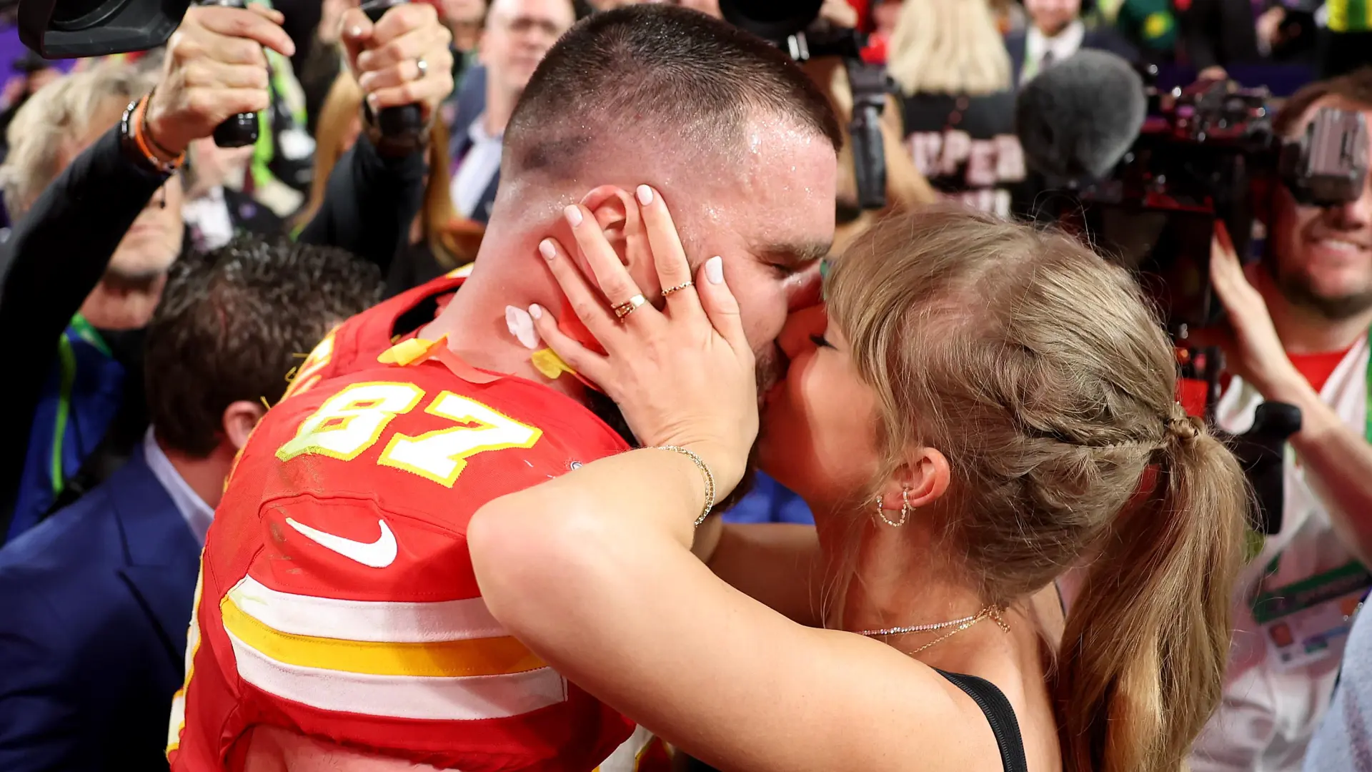 Taylor Swift y Travis Kelce ya se casaron en privado, según medios