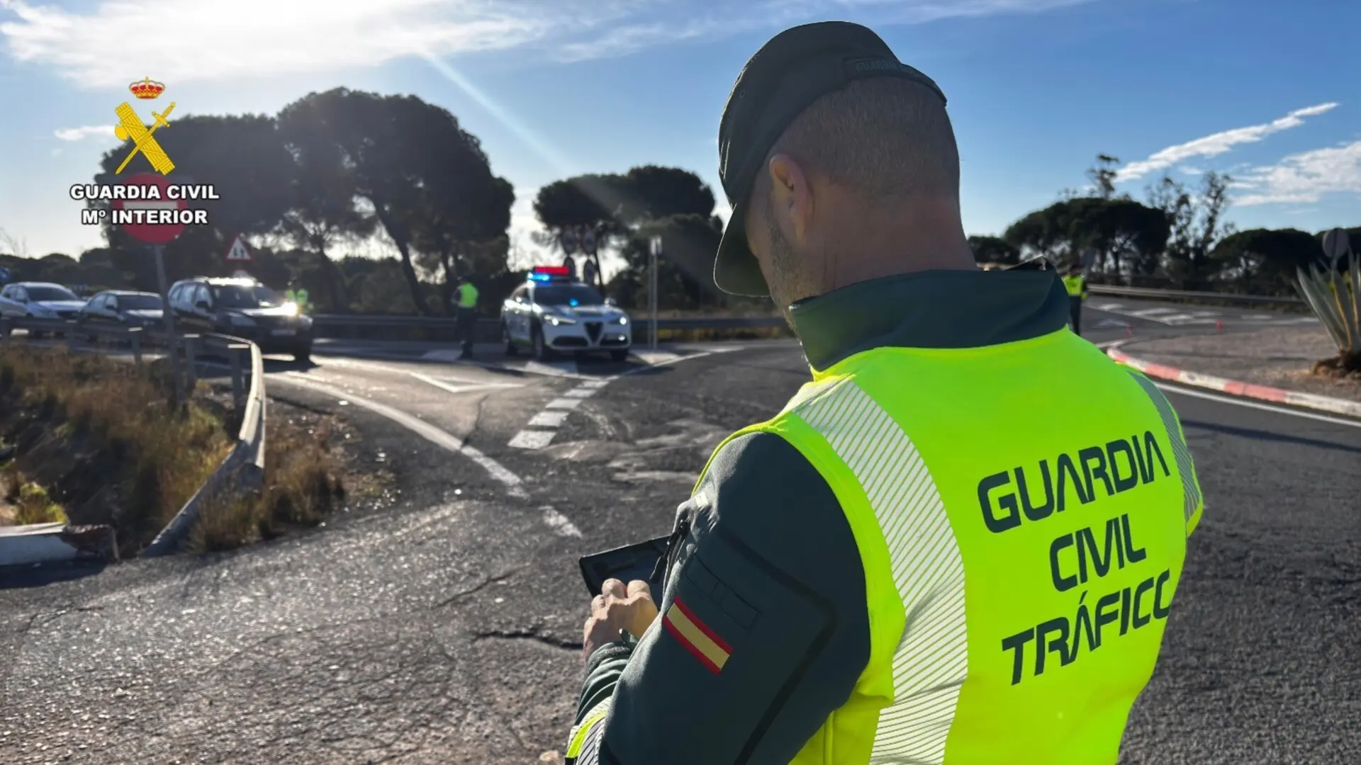Un motorista se da a la fuga tras atropellar a un guardia civil de Tráfico en Mijas Un motorista se da a la fuga tras atropellar a un guardia civil de Tráfico en Mijas