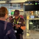España realiza controles a 199 pasajeros de terceros países en el primer día de restablecimiento de fronteras con Italia