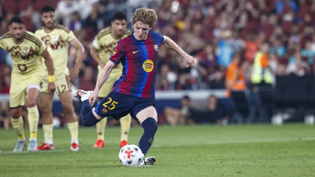 Gordon y Adeyemi debutan con el FC Barcelona en el Joan Gamper ante el Al-Ahly Gordon y Adeyemi debutan con el FC Barcelona en el Joan Gamper ante el Al-Ahly