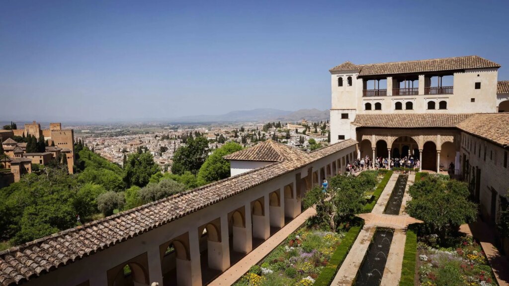 La Alhambra reabre este miércoles tras los terremotos a excepción de la Alcazaba, que tendrá que esperar «hasta nuevo aviso»