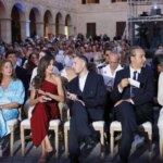 La reina Letizia clausura junto a Javier Bardem el Atlàntida Film Fest en la gala del estreno de ‘El ser querido’ La reina Letizia clausura junto a Javier Bardem el Atlàntida Film Fest en la gala del estreno de ‘El ser querido’
