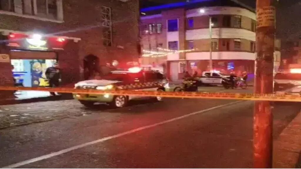 Reportan explosión en el sur de Bogotá: un elemento desconocido afectó seis viviendas en Kennedy Reportan explosión en el sur de Bogotá: un elemento desconocido afectó seis viviendas en Kennedy