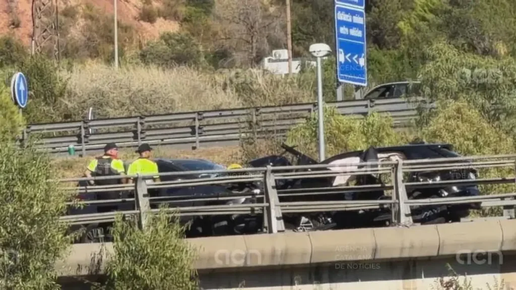 Un conductor que huía de los Mossos provoca un accidente en la AP-7 con nueve heridos Un conductor que huía de los Mossos provoca un accidente en la AP-7 con nueve heridos