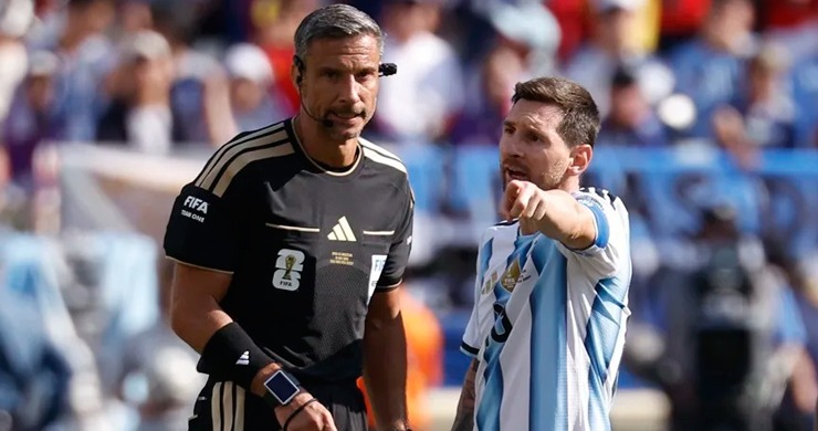 El árbitro de la final del Mundial, el esloveno Slavko Vincic, se retira a los 46 años
