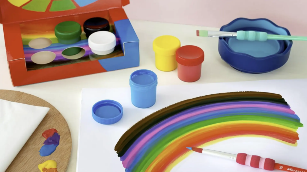el set de pinturas que te soluciona las clases de dibujo