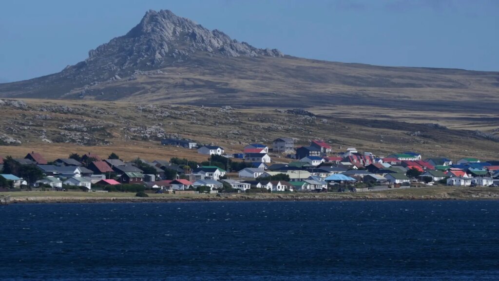 Argentina denunciará a filiales de una petrolera israelí por operar en las Malvinas con licencias británicas que considera «ilegítimas» Argentina denunciará a filiales de una petrolera israelí por operar en las Malvinas con licencias británicas que considera «ilegítimas»