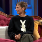 David Broncano sorprende a Michelle Jenner en ‘La Revuelta’ al preguntarle cuánto tiempo ha estado sin ducharse: «Vaya higiene»