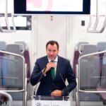 «Es hacia quienes utilizan la figura del monarca en una crisis»
