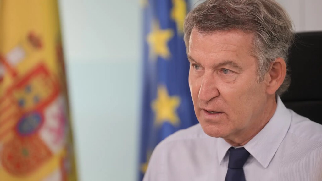 Feijóo rechaza la reubicación de menores inmigrantes de Ceuta porque han formado parte de una «invasión» y exige su devolución Feijóo rechaza la reubicación de menores inmigrantes de Ceuta porque han formado parte de una «invasión» y exige su devolución