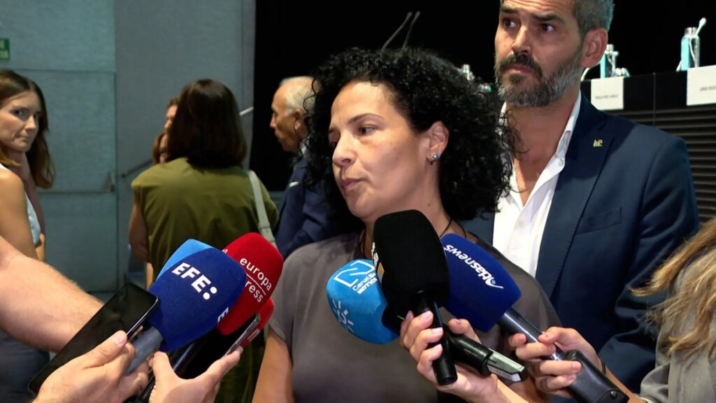 La madre de Sandra Peña denuncia la «multitud de errores» del colegio y pide contundencia a la Junta de Andalucía La madre de Sandra Peña denuncia la «multitud de errores» del colegio y pide contundencia a la Junta de Andalucía