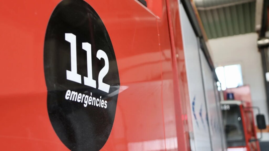 Un incendio en una residencia de Barcelona deja 70 afectados y ocho hospitalizados por inhalación de humo Un incendio en una residencia de Barcelona deja 70 afectados y ocho hospitalizados por inhalación de humo