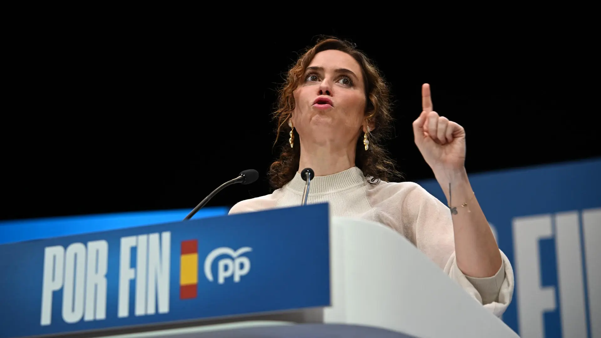 Ayuso dice que teme «trampas» del Gobierno el 29N porque en 2023 hubo gente que no recibió papeletas Ayuso dice que teme «trampas» del Gobierno el 29N porque en 2023 hubo gente que no recibió papeletas