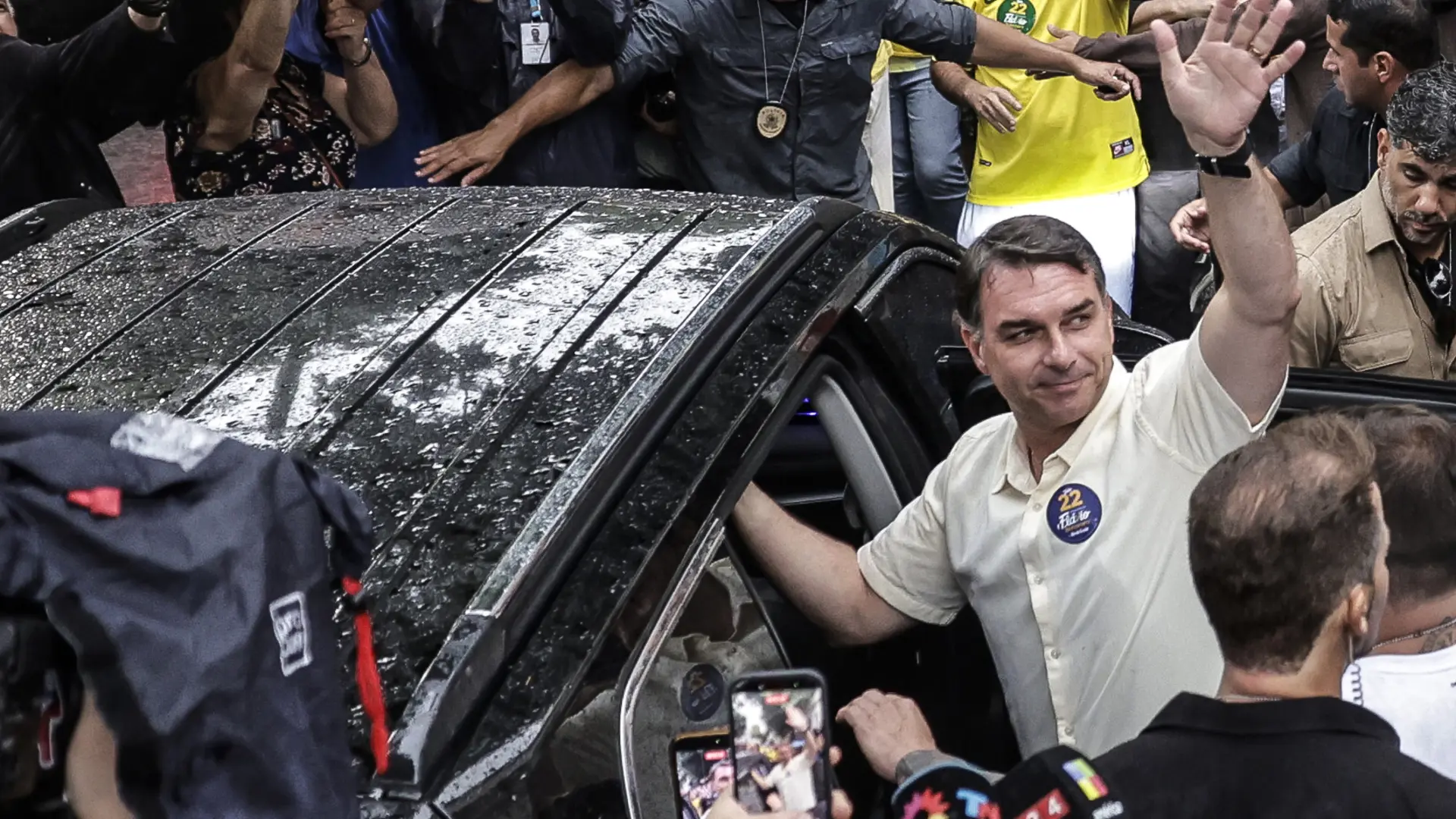 Bolsonaro llega a EEUU tras huir de Brasil y Lula califica su salida de «vergonzosa» Bolsonaro llega a EEUU tras huir de Brasil y Lula califica su salida de «vergonzosa»