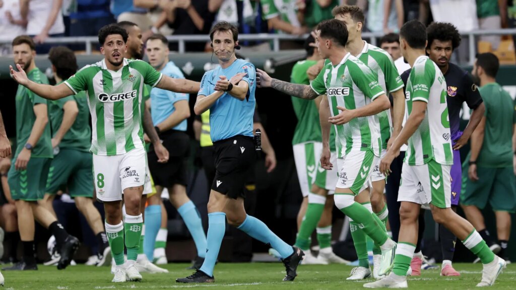 «De vergüenza, se están cargando el fútbol»