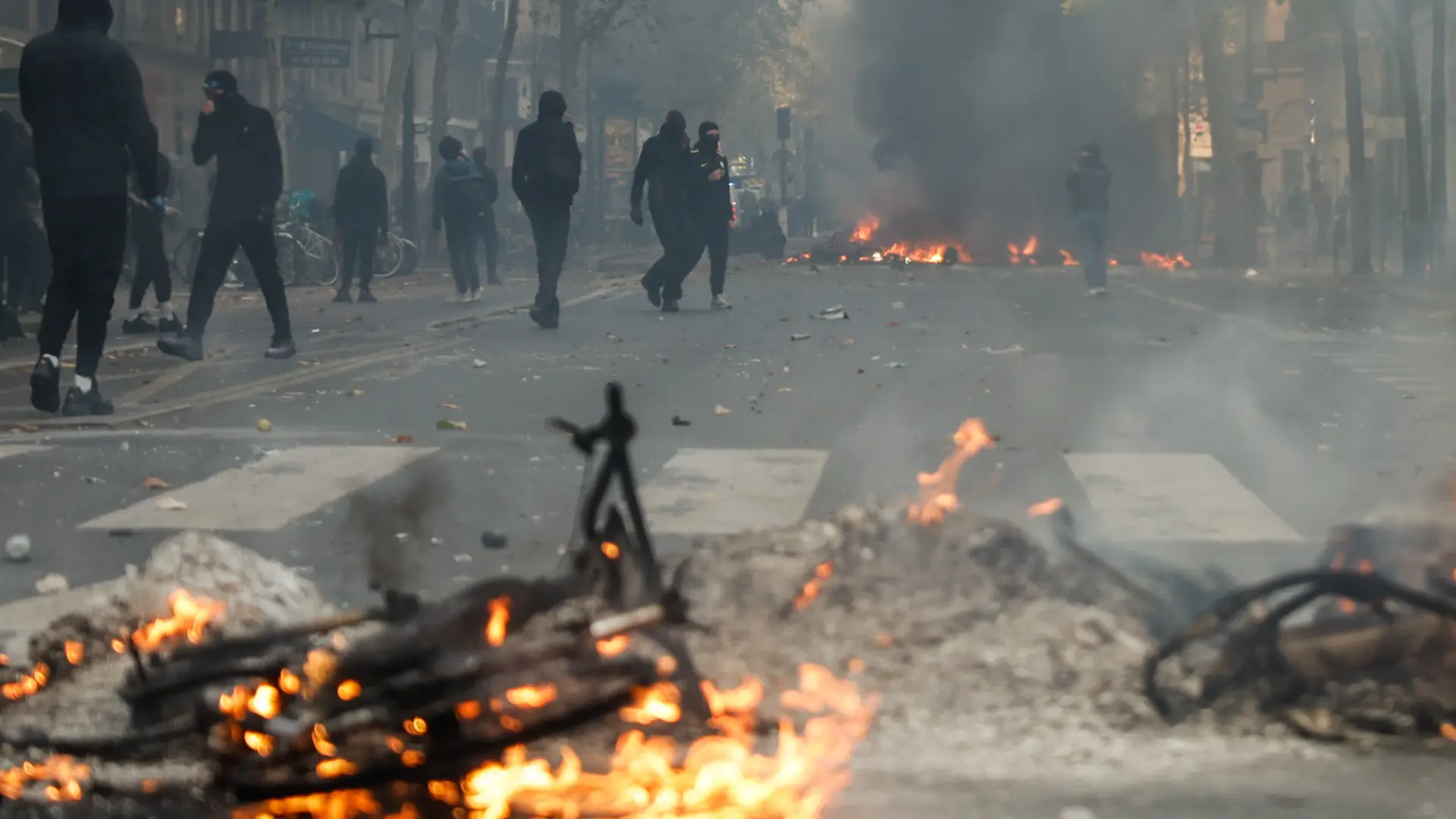 El primer ministro francés considera «elevado» el nivel de amenaza ante las protestas previstas este sábado