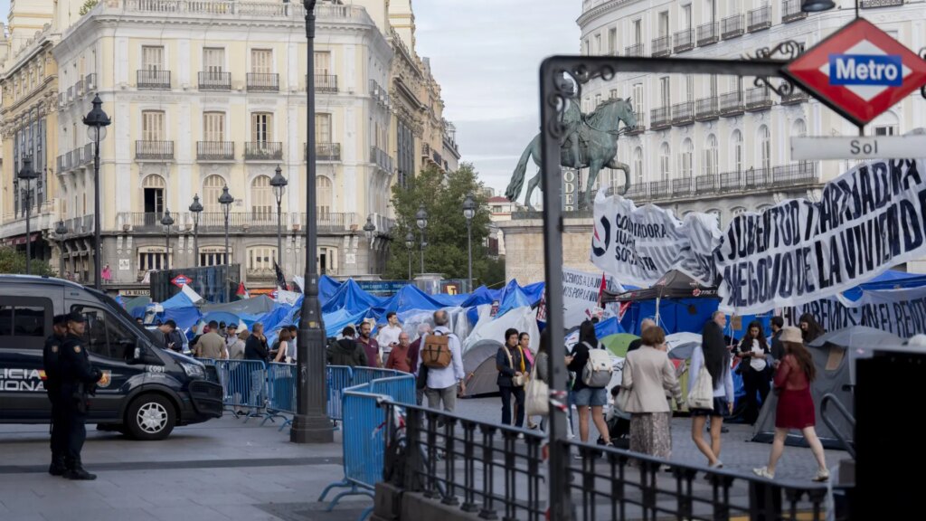 La Justicia mantiene la acampada de Sol después de rechazar las cautelares pedidas por la Comunidad La Justicia mantiene la acampada de Sol después de rechazar las cautelares pedidas por la Comunidad