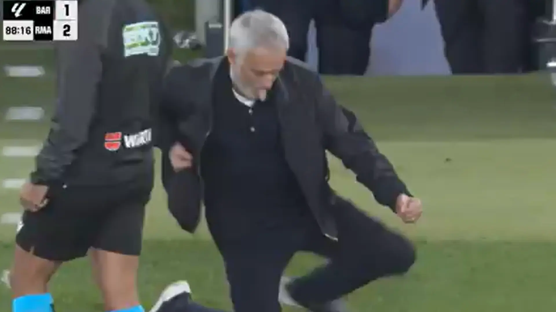 La celebración de Mourinho que recuerda a la de hace 14 años y su impresionante dato contra el Barça La celebración de Mourinho que recuerda a la de hace 14 años y su impresionante dato contra el Barça