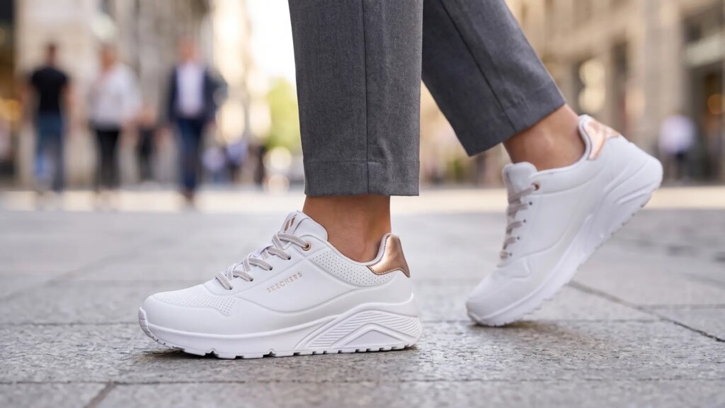 Las Skechers blancas más cómodas para un look casual, de rebajas a precio histórico