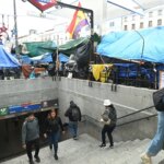 Madrid cerrará la estación de Metro de Sol otra vez «si vuelven a encontrar problemas de salubridad» y exige desalojar acampada Madrid cerrará la estación de Metro de Sol otra vez «si vuelven a encontrar problemas de salubridad» y exige desalojar acampada