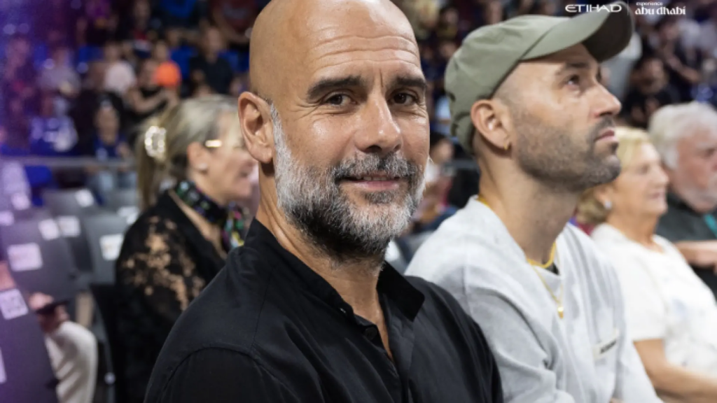 Ovación de gala a Pep Guardiola en su regreso al Palau Blaugrana para disfrutar del Barça Ovación de gala a Pep Guardiola en su regreso al Palau Blaugrana para disfrutar del Barça