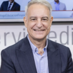 Pablo Gil, economista, alerta de una «asfixia lenta» por la deuda y pide no confiar toda la jubilación al sistema público: «Es un problema gordo»