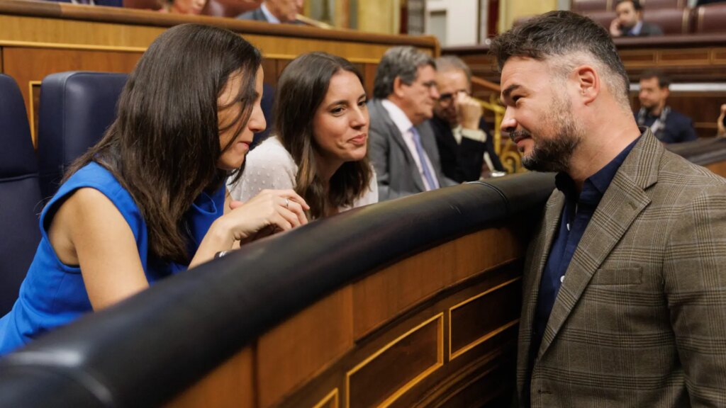 Podemos confirma que ha cerrado el acuerdo para ir junto a ERC en Cataluña en las generales Podemos confirma que ha cerrado el acuerdo para ir junto a ERC en Cataluña en las generales