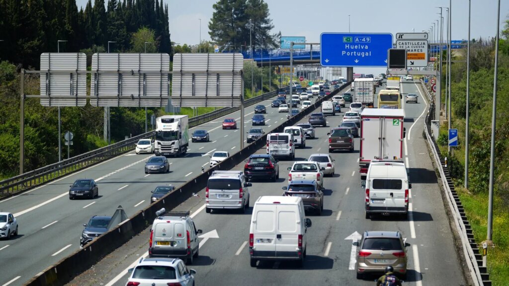 Tráfico prevé 5,3 millones de viajes por carretera en el puente de Todos los Santos