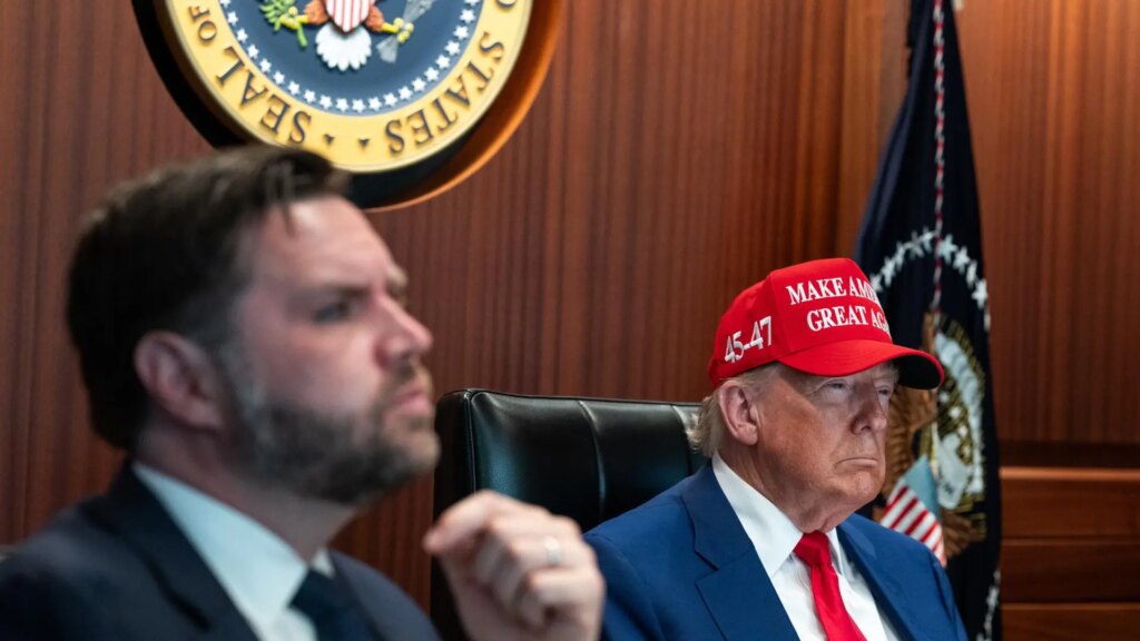Trump dice que el militar cuyo fusilamiento será retransmitido «se lo merece» y Vance asegura que él no la va a ver Trump dice que el militar cuyo fusilamiento será retransmitido «se lo merece» y Vance asegura que él no la va a ver